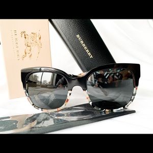 NEW Burberry Sunglass BE4271 in Black/tartan color